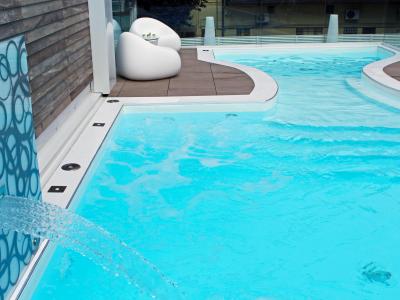 hotelvillapaola it offerta-giugno-a-rimini-in-hotel-piscina 011