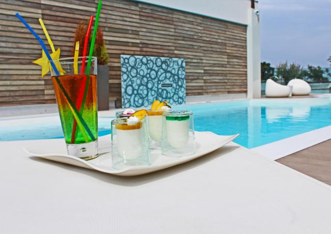 hotelvillapaola en the-summer-starts-the-holiday-starts-in-rimini-in-hotel-in-torre-pedrera-by-to-the-sea-with-pool 022