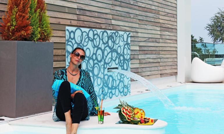 hotelvillapaola it offerta-agosto-in-vacanza-a-rimini-in-hotel-con-piscina-a-torre-pedrera-vicino-al-mare 019